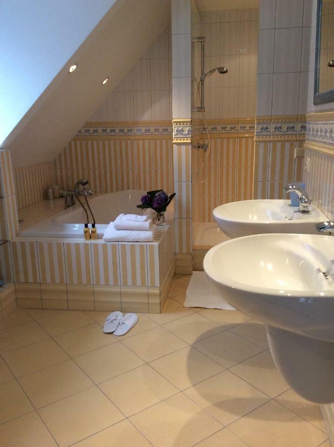B&B Uden-Zuid อูเดน ภายนอก รูปภาพ